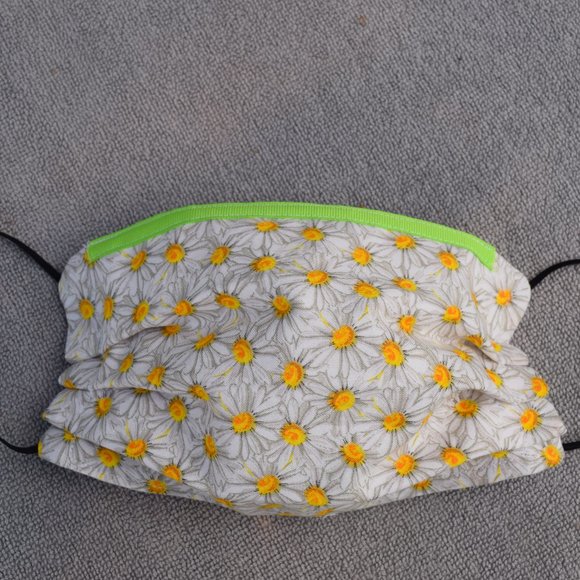 Face Mask- Three Fabric Layers - Pocket 4 Filters - Picture 1 of 5